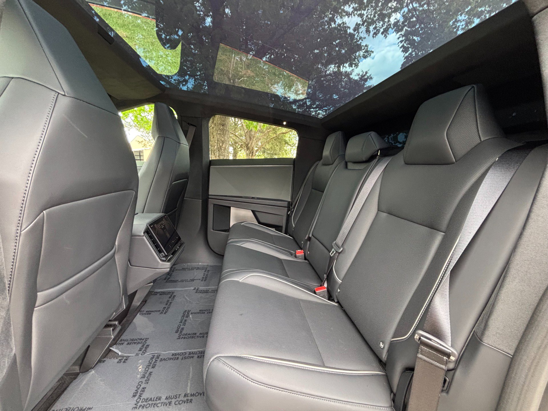 Used 2024 Tesla Cybertruck AWD Crew Cab image 13