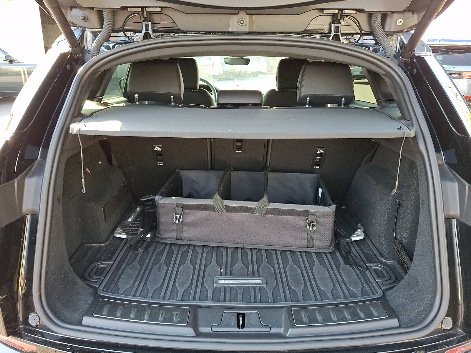 Used 2023 Land Rover Range Rover Evoque R-Dynamic SE image 27
