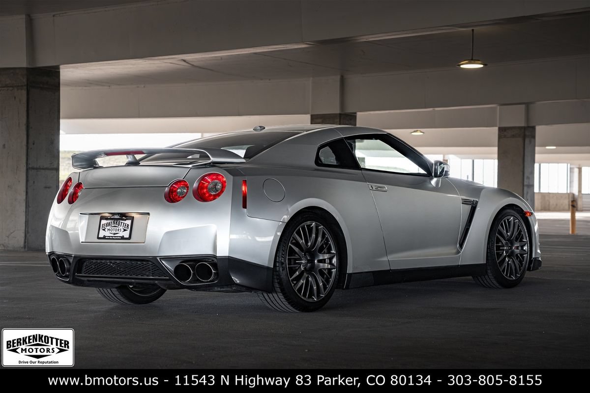 Used 2009 Nissan GT-R Premium AWD/4WD image 9