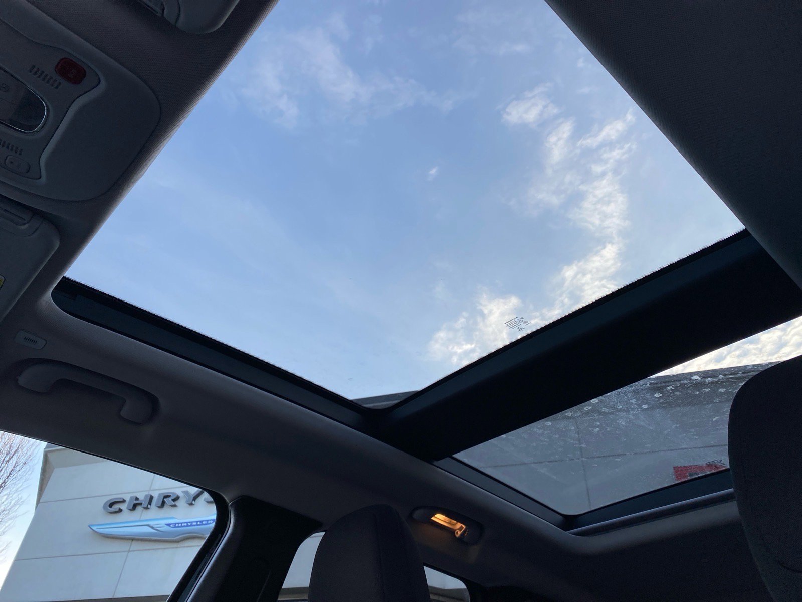 Used 2022 Jeep Renegade Latitude w/ Sun/Sound Group image 23