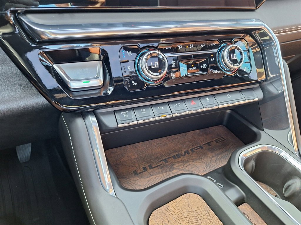 Used 2024 GMC Sierra 2500 Denali Ultimate image 16