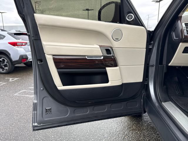 Used 2014 Land Rover Range Rover HSE image 17