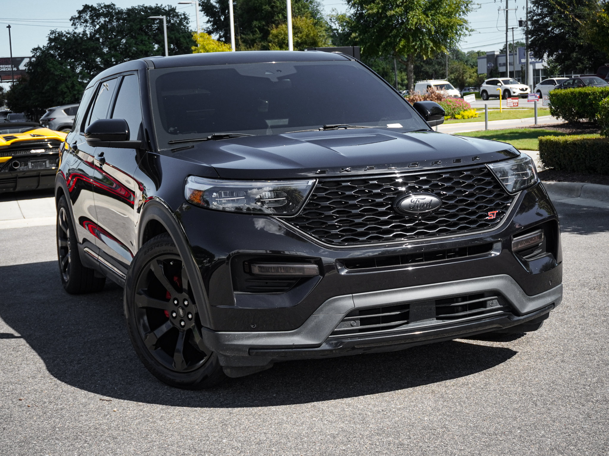 Used 2022 Ford Explorer ST w/ Equipment Group 401A AWD/4WD image 2