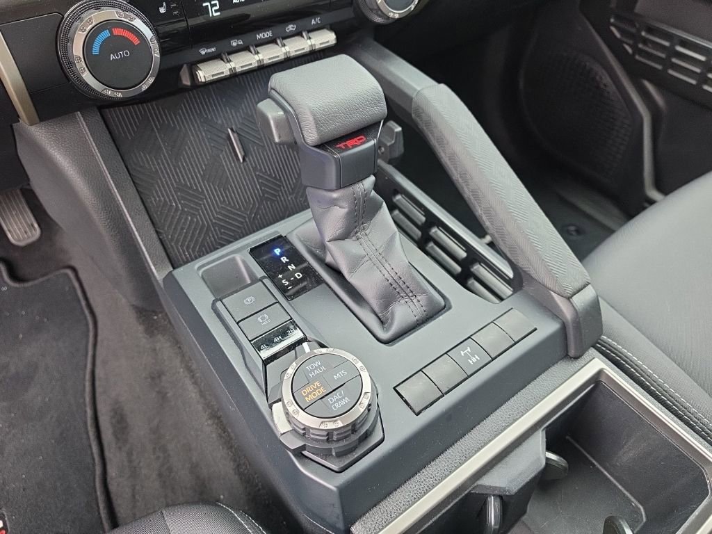 Used 2025 Toyota Tacoma TRD Off-Road AWD/4WD image 15