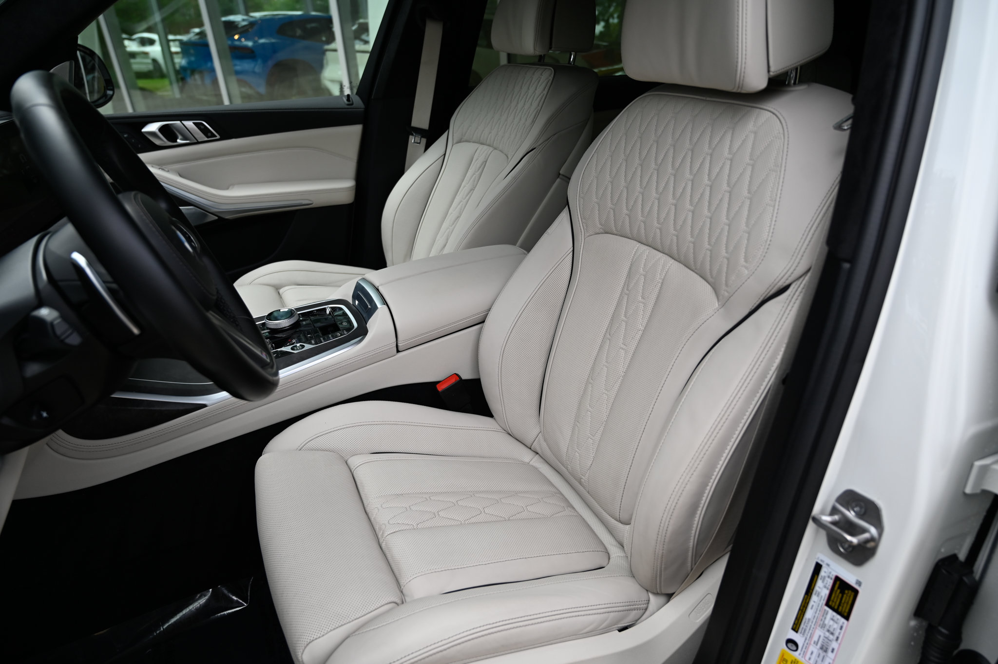 Used 2023 BMW X7 xDrive40i w/ Executive Package AWD/4WD image 19