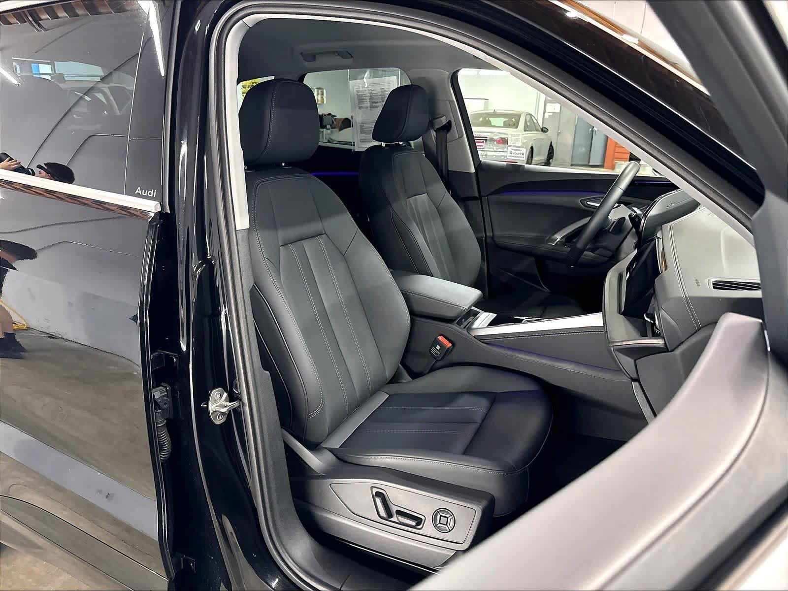 Certified 2025 Audi Q5 Premium w/ Convenience Package AWD/4WD image 11