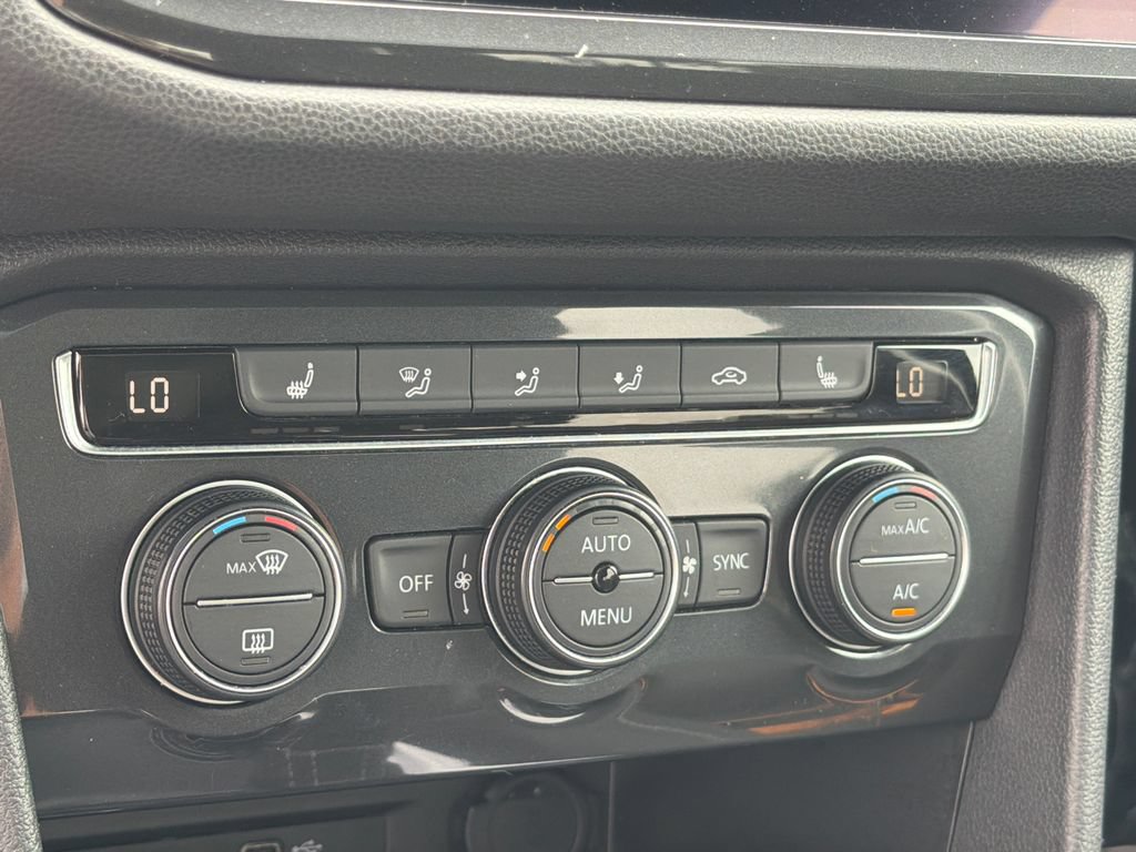 Used 2021 Volkswagen Tiguan SE FWD image 34