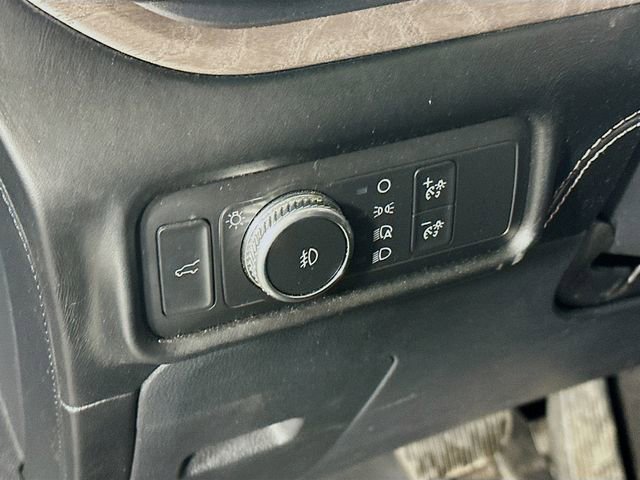 Used 2020 Ford Explorer Platinum w/ Premium Technology Package image 11