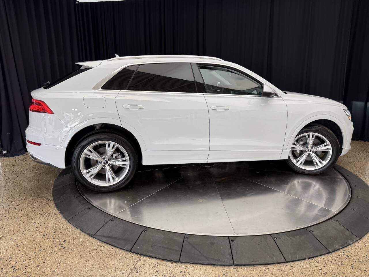 Used 2023 Audi Q8 Premium w/ Convenience Package AWD/4WD image 12