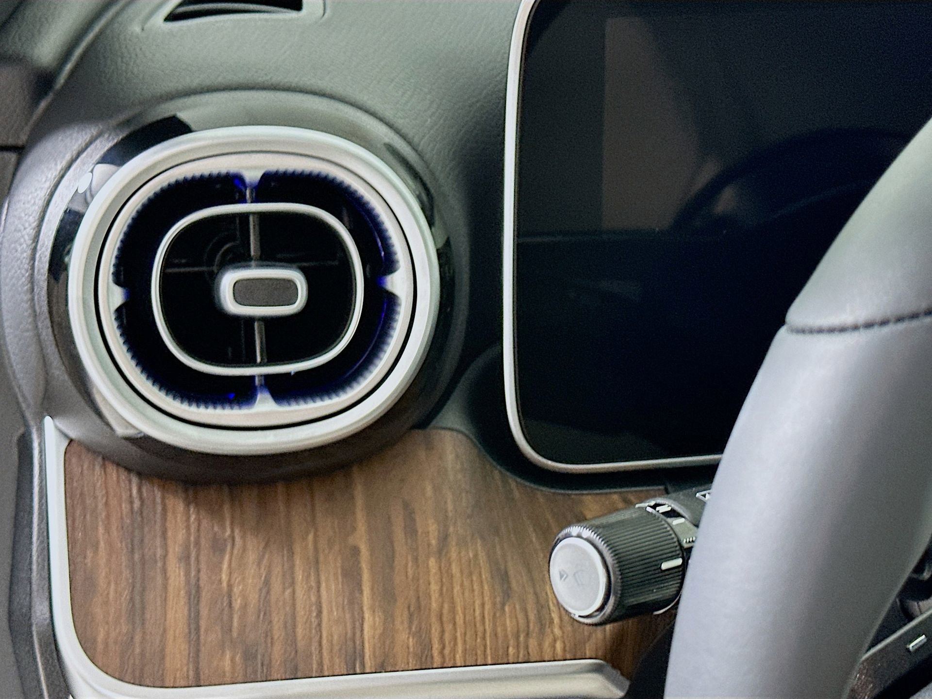 New 2026 Mercedes-Benz C 300 Sedan image 11