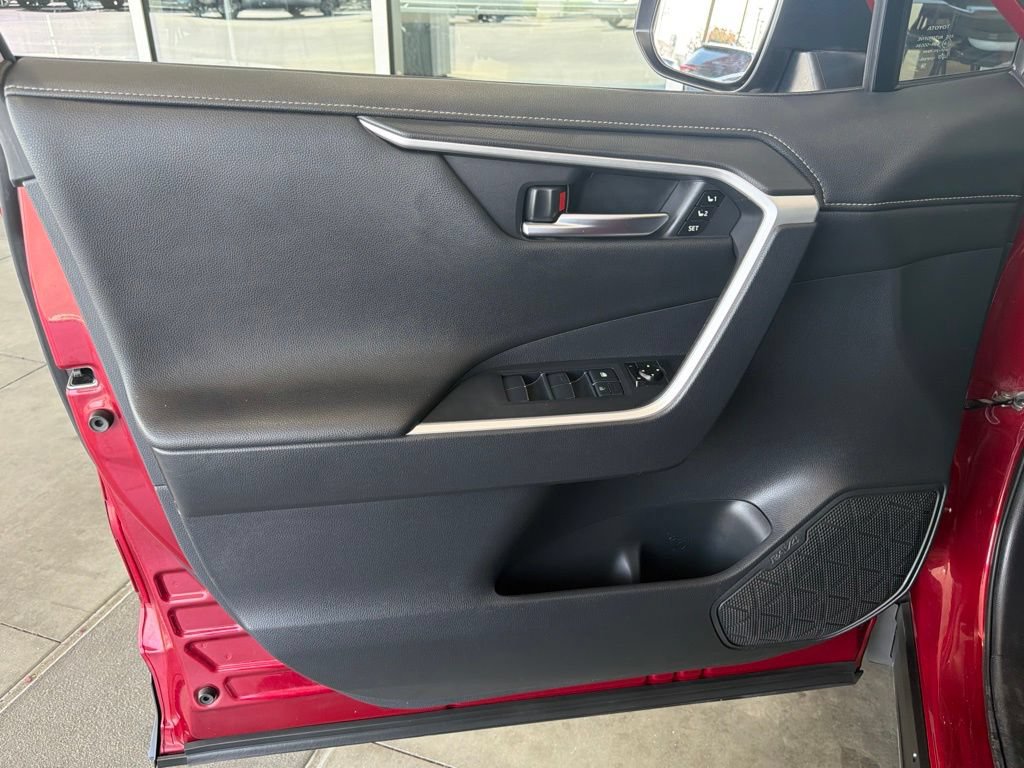 Certified 2019 Toyota RAV4 Limited w/ Carpet Mat Package FWD image 18