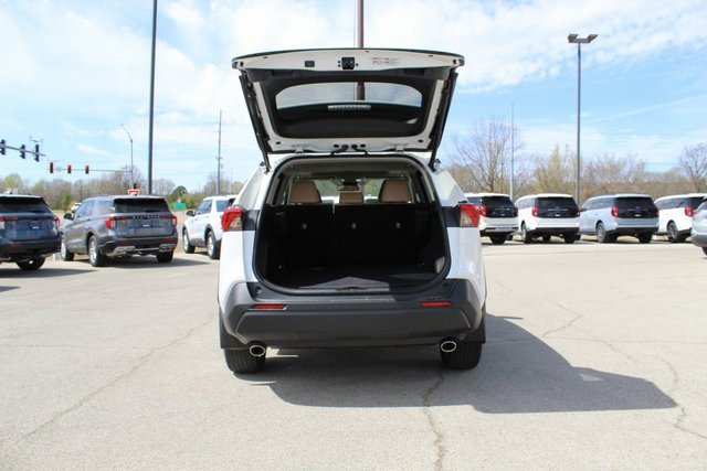 Used 2023 Toyota RAV4 XLE Premium FWD image 14