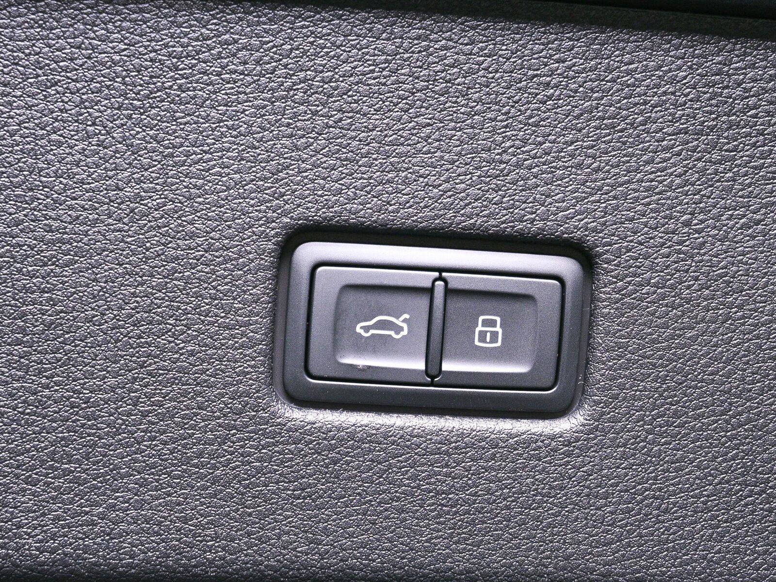 New 2026 Audi SQ8 Prestige AWD/4WD image 29