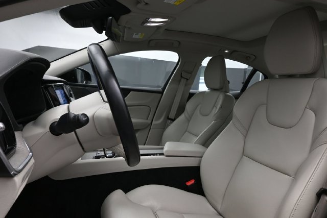 Used 2023 Volvo S60 B5 Ultimate w/ Protection Package Premier FWD image 10