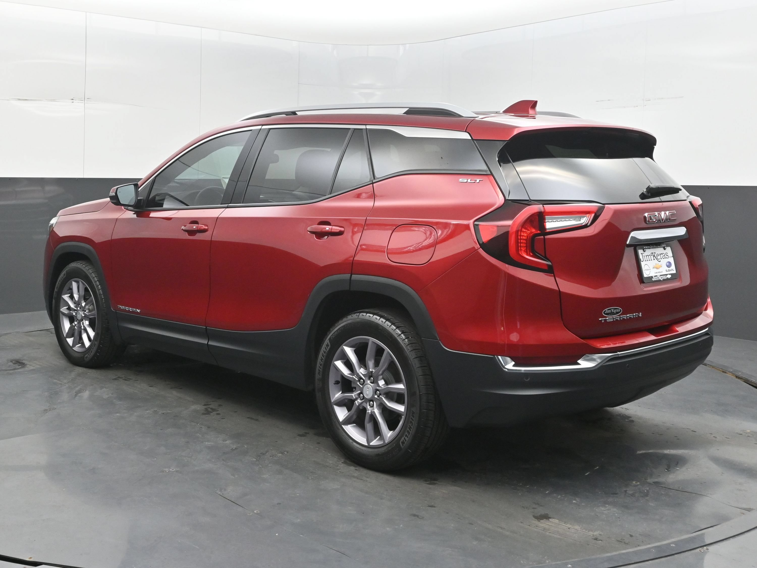 Used 2023 GMC Terrain SLT w/ Tech Package FWD image 8