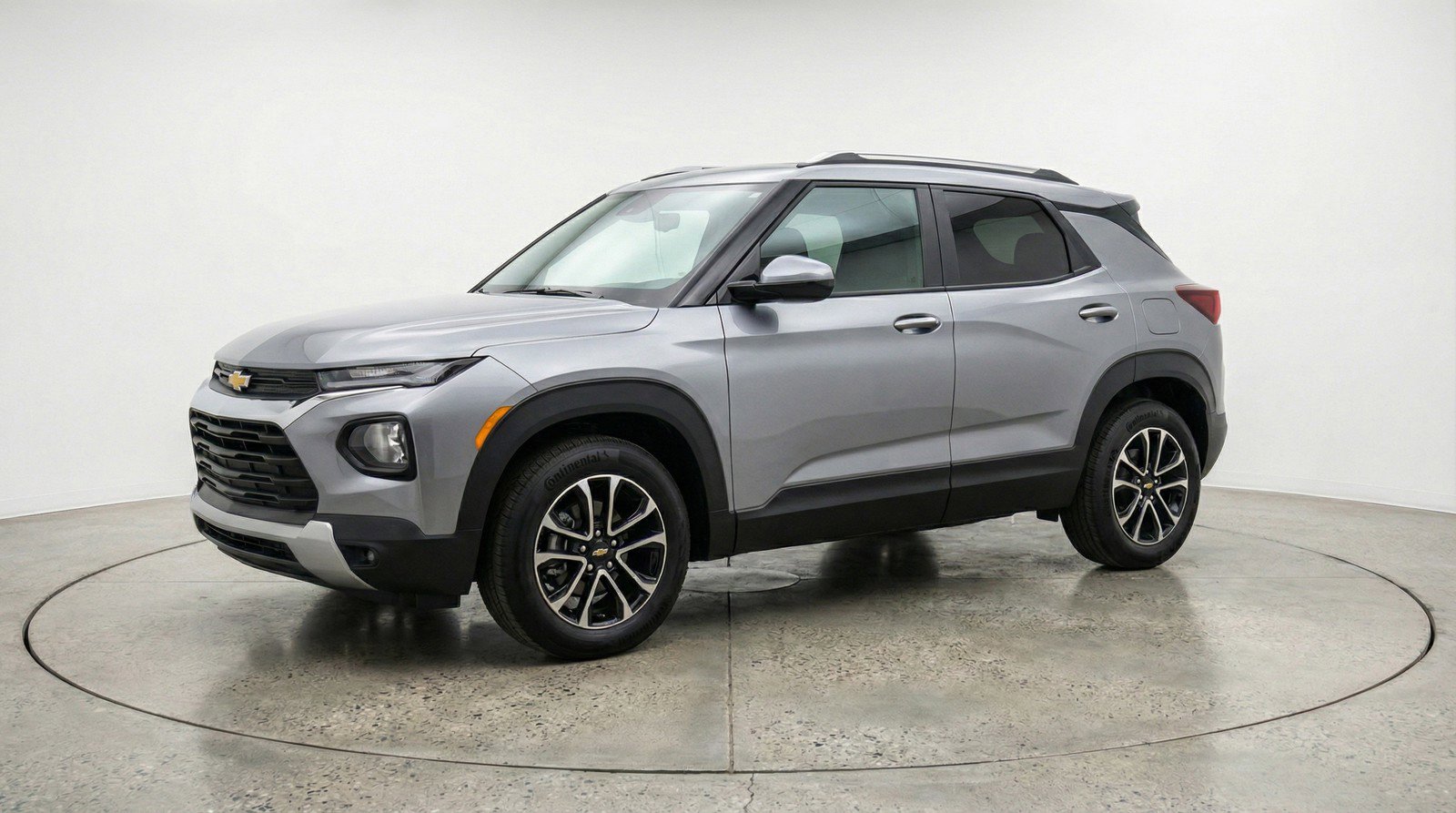 Used 2025 Chevrolet TrailBlazer LT w/ Driver Confidence Package image 3