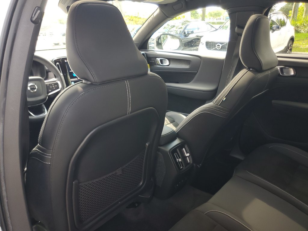 Certified 2022 Volvo C40 P8 Recharge Ultimate AWD/4WD image 12