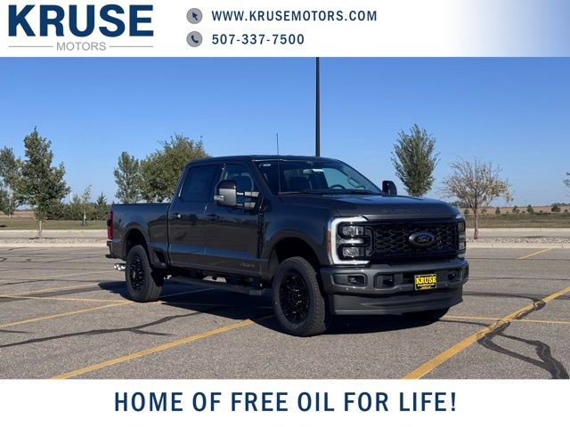 New 2026 Ford F250 Lariat w/ Black Appearance Package