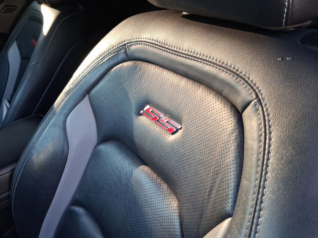 Used 2017 Chevrolet Camaro SS RWD image 11