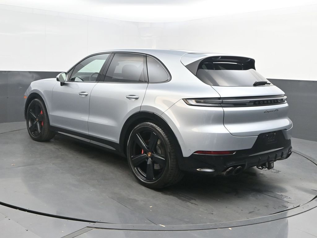 Certified 2025 Porsche Cayenne GTS image 3