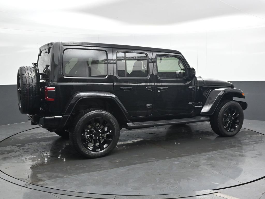 Used 2021 Jeep Wrangler Unlimited Sahara image 2