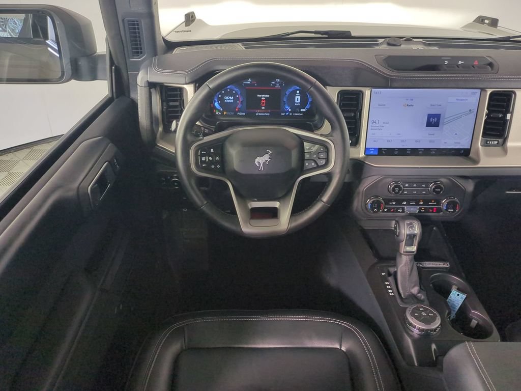 Used 2025 Ford Bronco Outer Banks AWD/4WD image 16