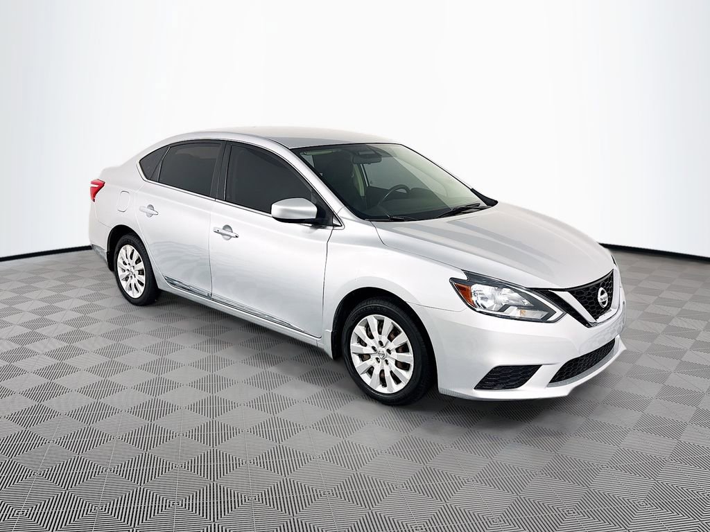 Used 2016 Nissan Sentra SV FWD image 1