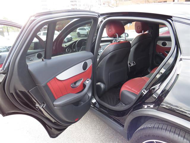 Used 2022 Mercedes-Benz GLC 300 4MATIC Coupe image 21