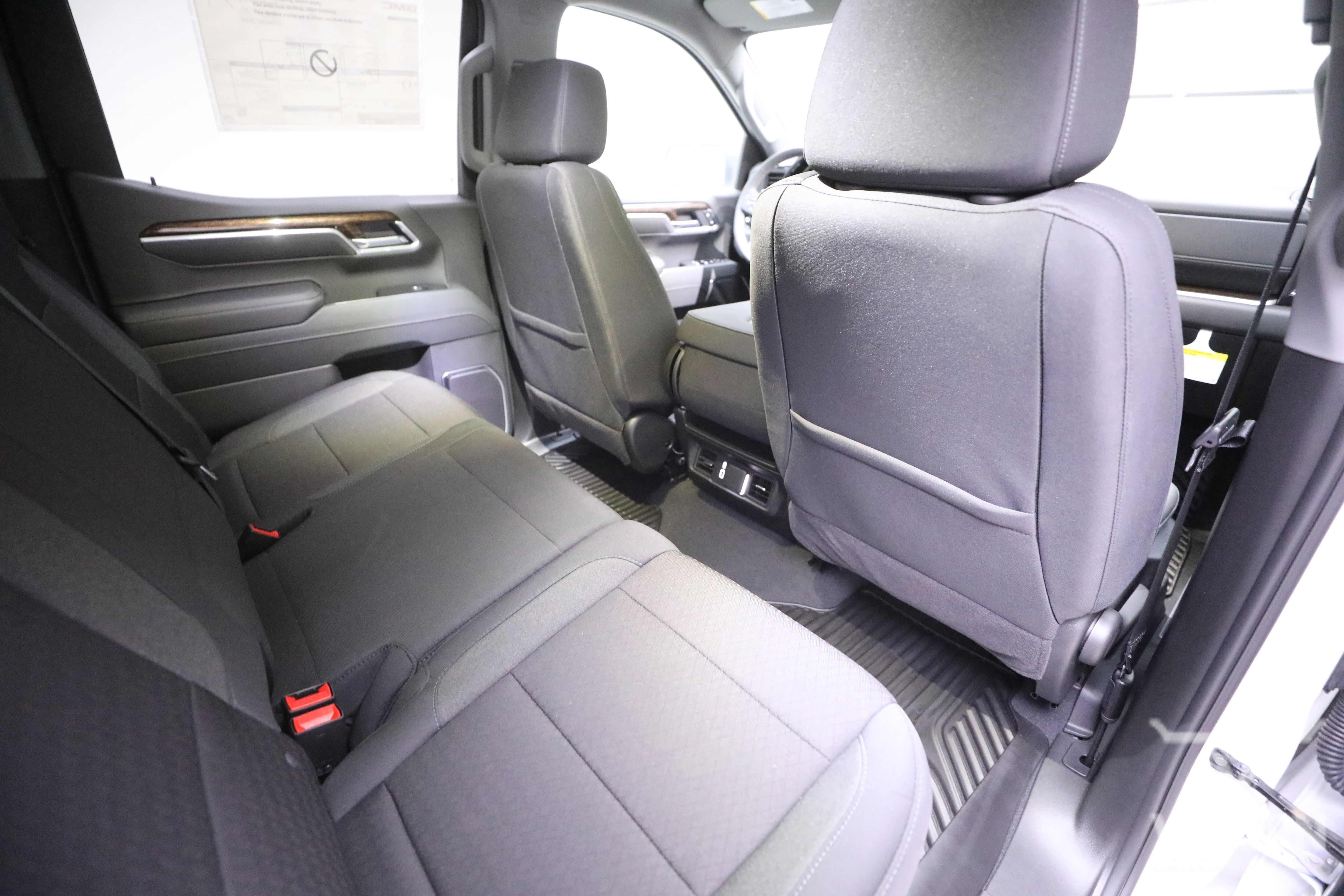 New 2026 GMC Sierra 1500 SLE image 12