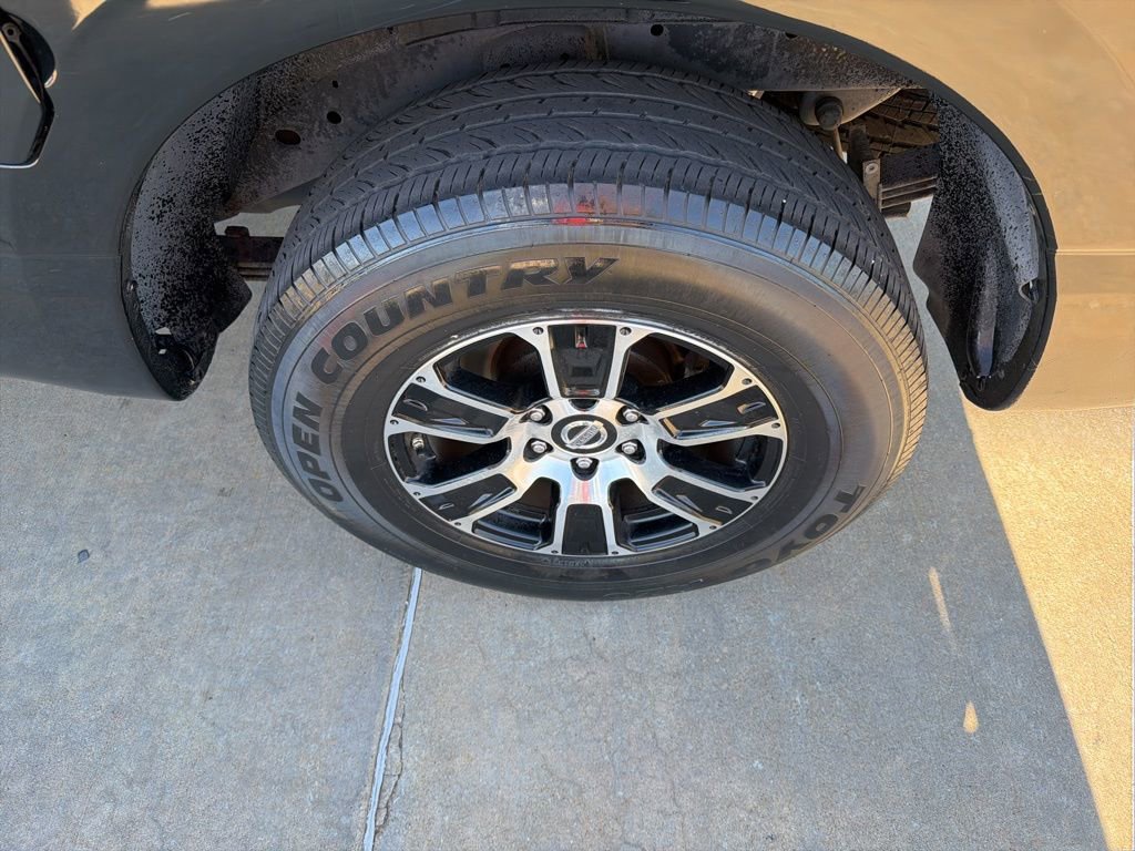 Used 2021 Nissan Titan SV image 9