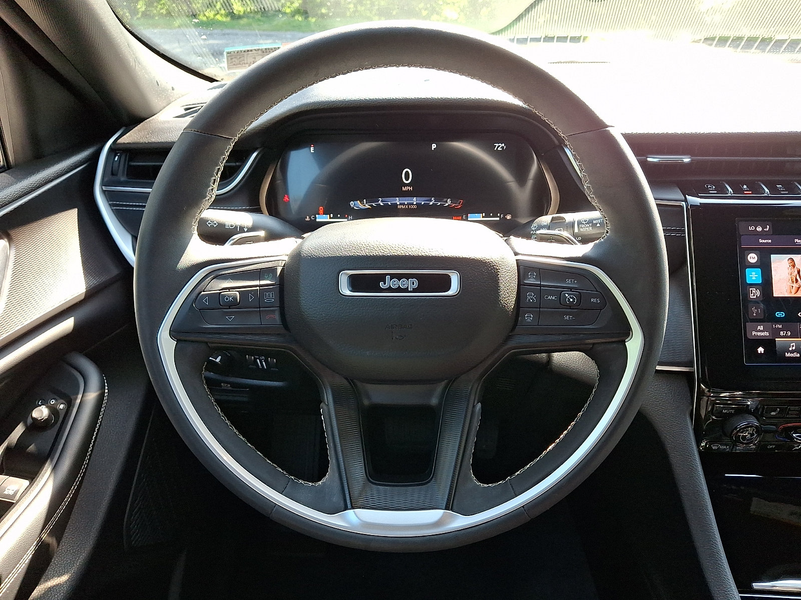 Used 2023 Jeep Grand Cherokee Altitude AWD/4WD image 19