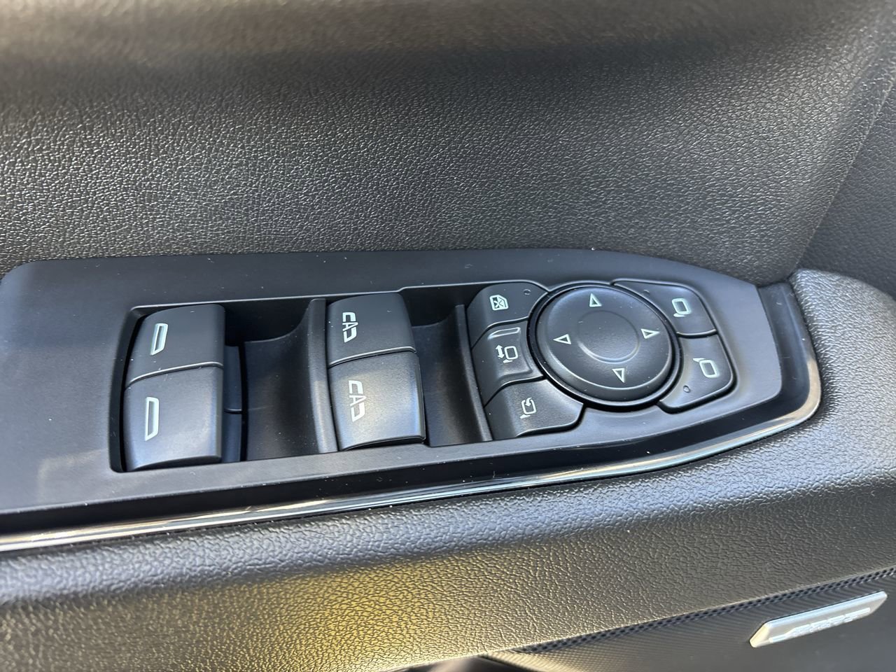 Used 2024 GMC Sierra 3500 AT4 w/ Technology Package image 17