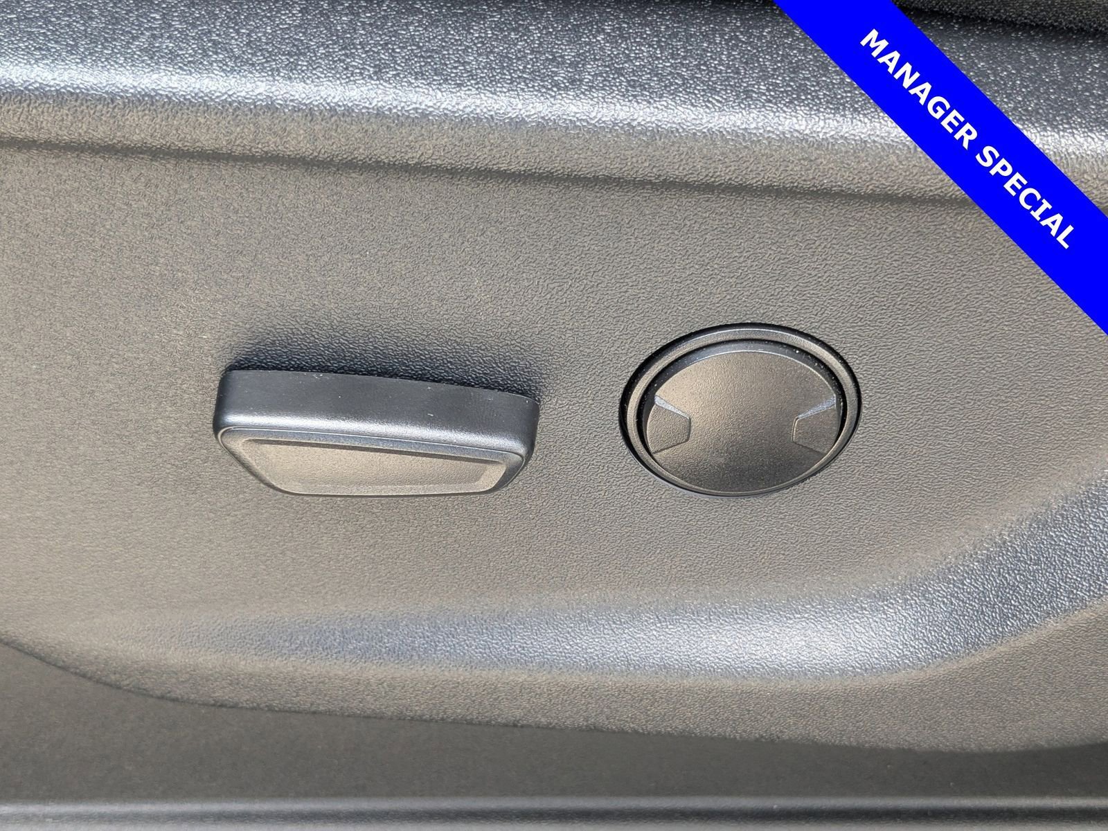 Used 2023 Ford F150 Lightning XLT image 20