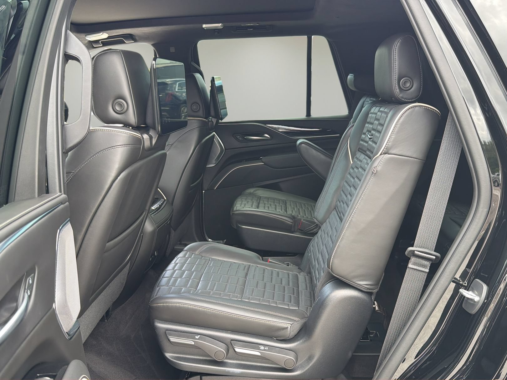 Certified 2023 Cadillac Escalade V AWD/4WD image 13