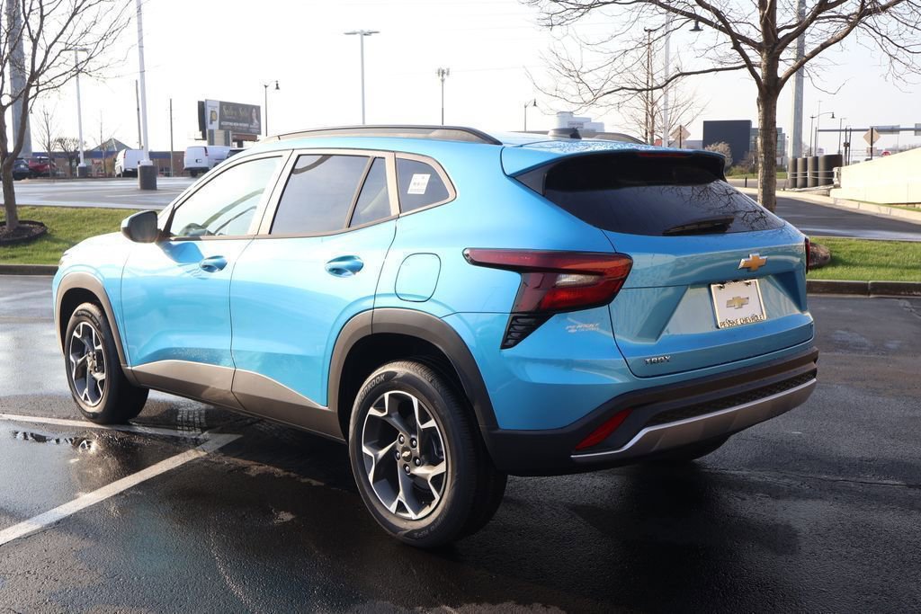 New 2026 Chevrolet Trax LT w/ LT Convenience Package FWD image 5