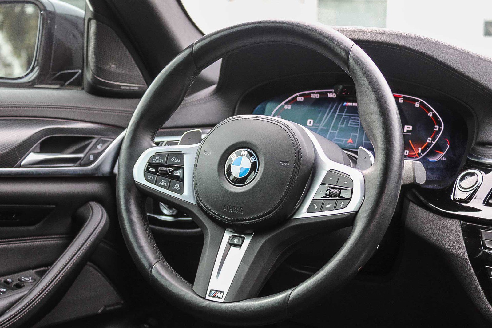 Used 2023 BMW M550i xDrive image 15