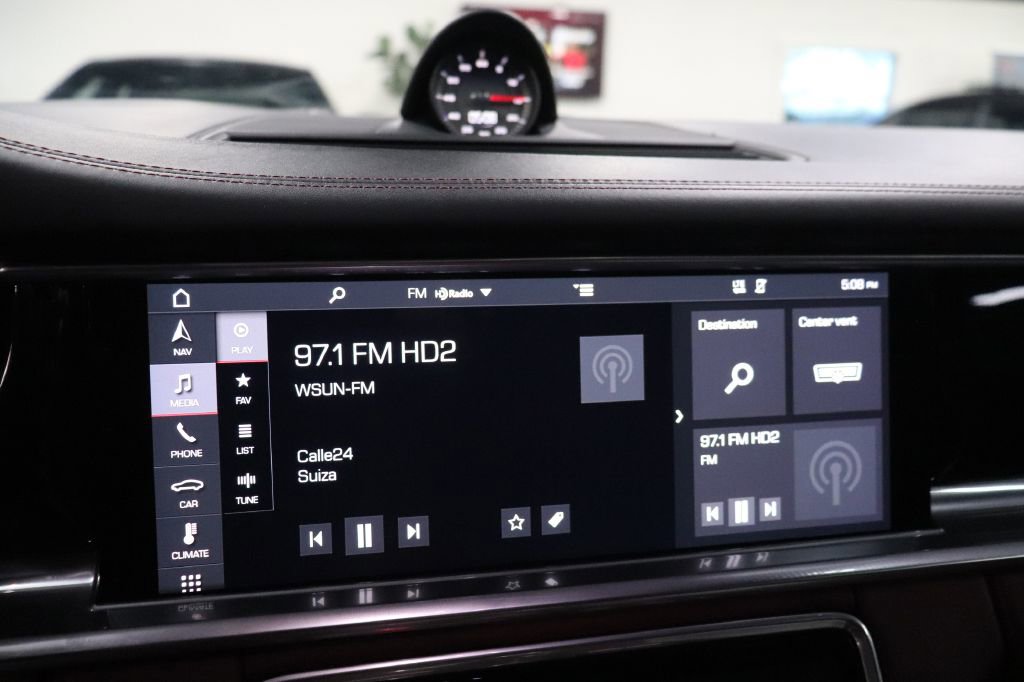 Used 2019 Porsche Panamera GTS image 34