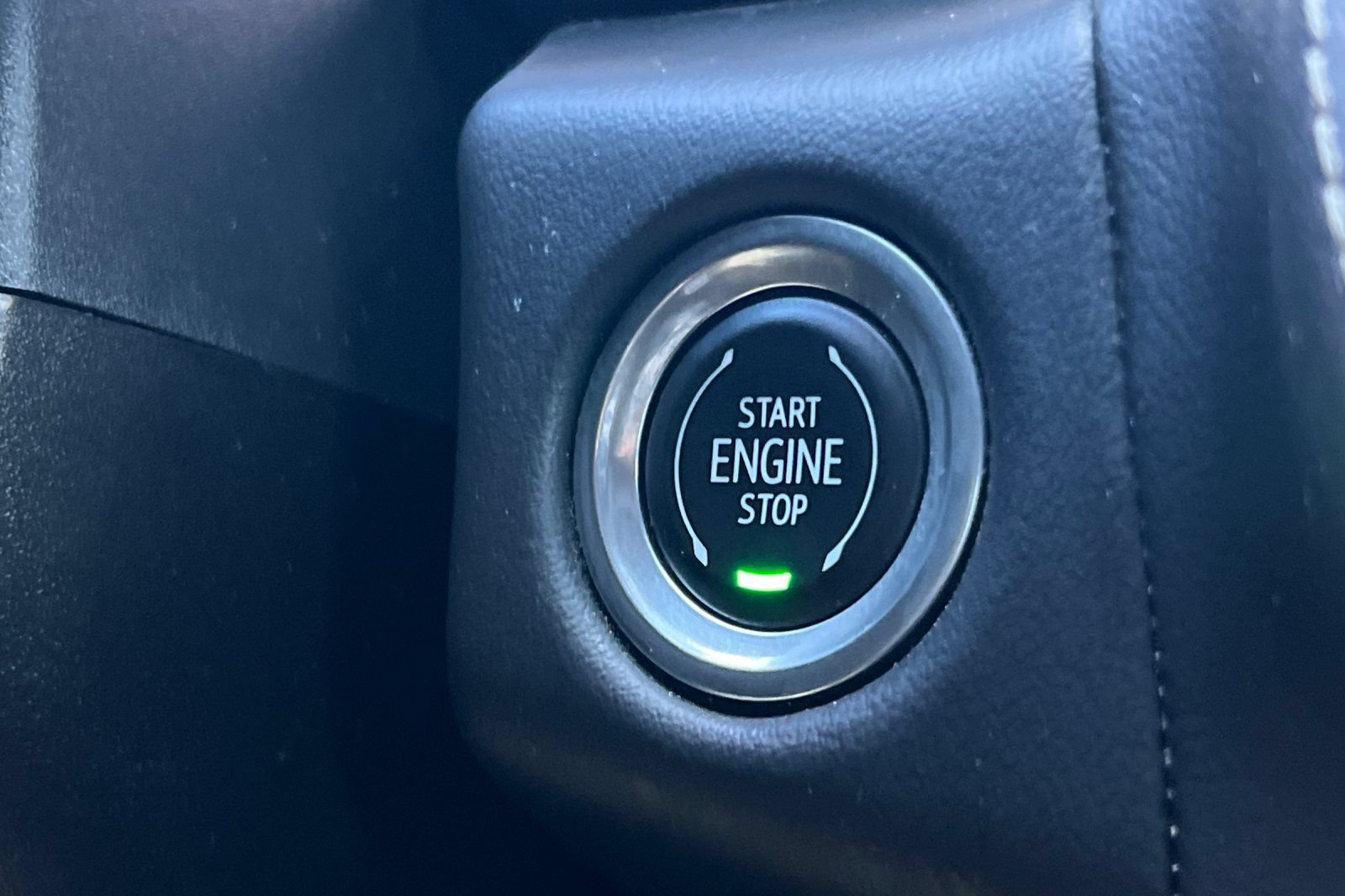 Used 2023 Chevrolet Suburban Premier AWD/4WD image 33