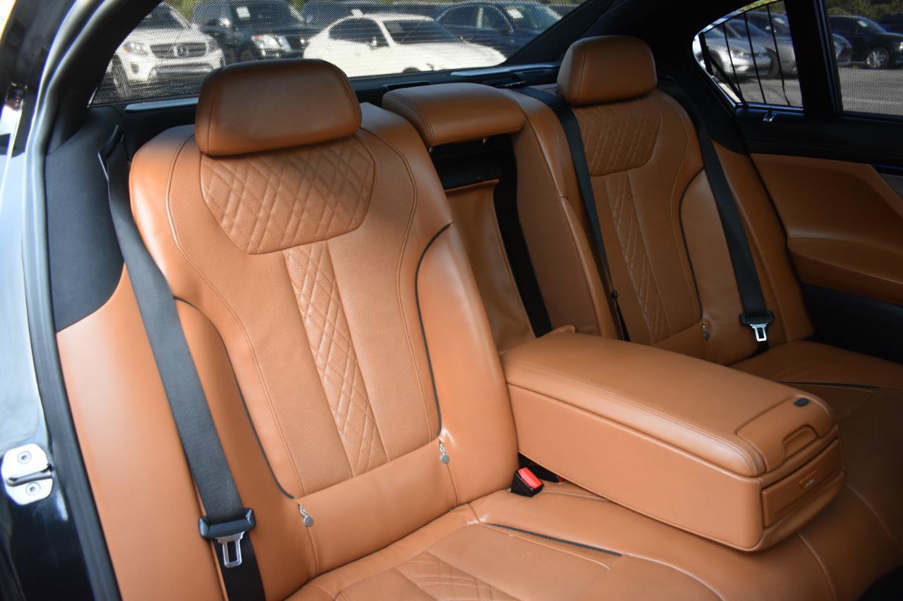 Used 2018 BMW 750i xDrive AWD/4WD image 25