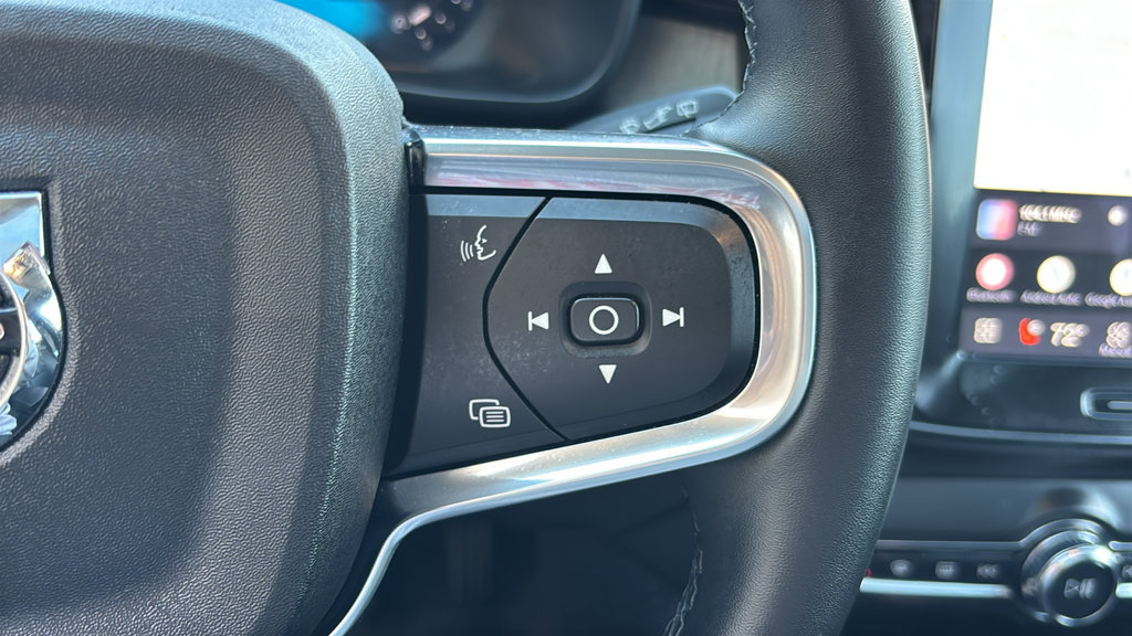 Certified 2026 Volvo XC40 B5 Plus AWD/4WD image 19