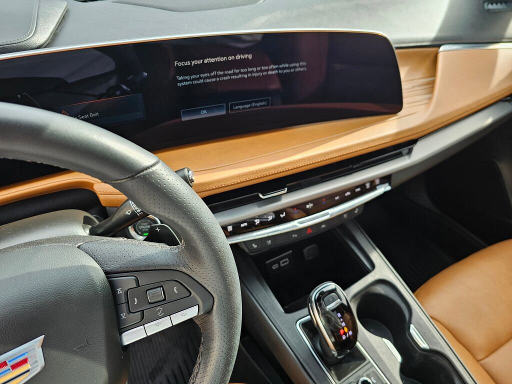 Used 2025 Cadillac XT4 Sport image 28