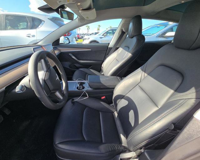 Used 2023 Tesla Model 3 Standard Range RWD image 3