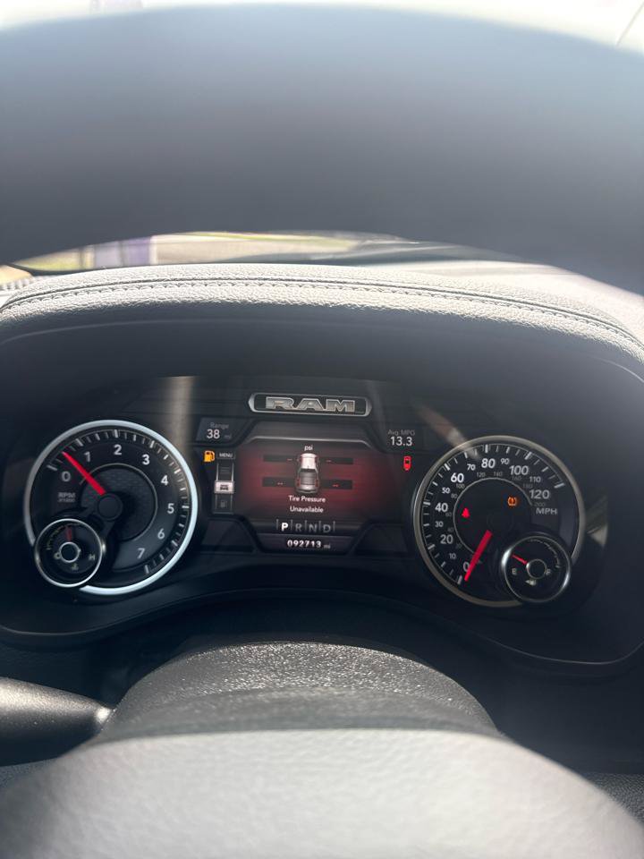 Used 2019 RAM 1500 Laramie AWD/4WD image 12