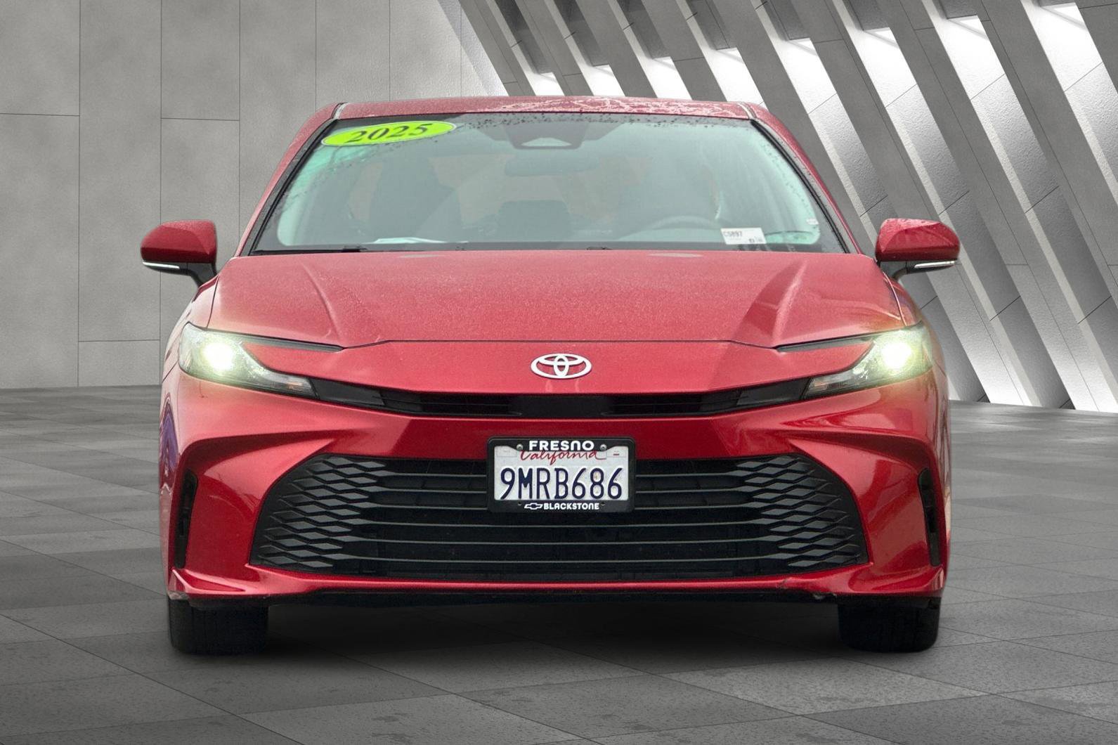 Used 2025 Toyota Camry LE image 9