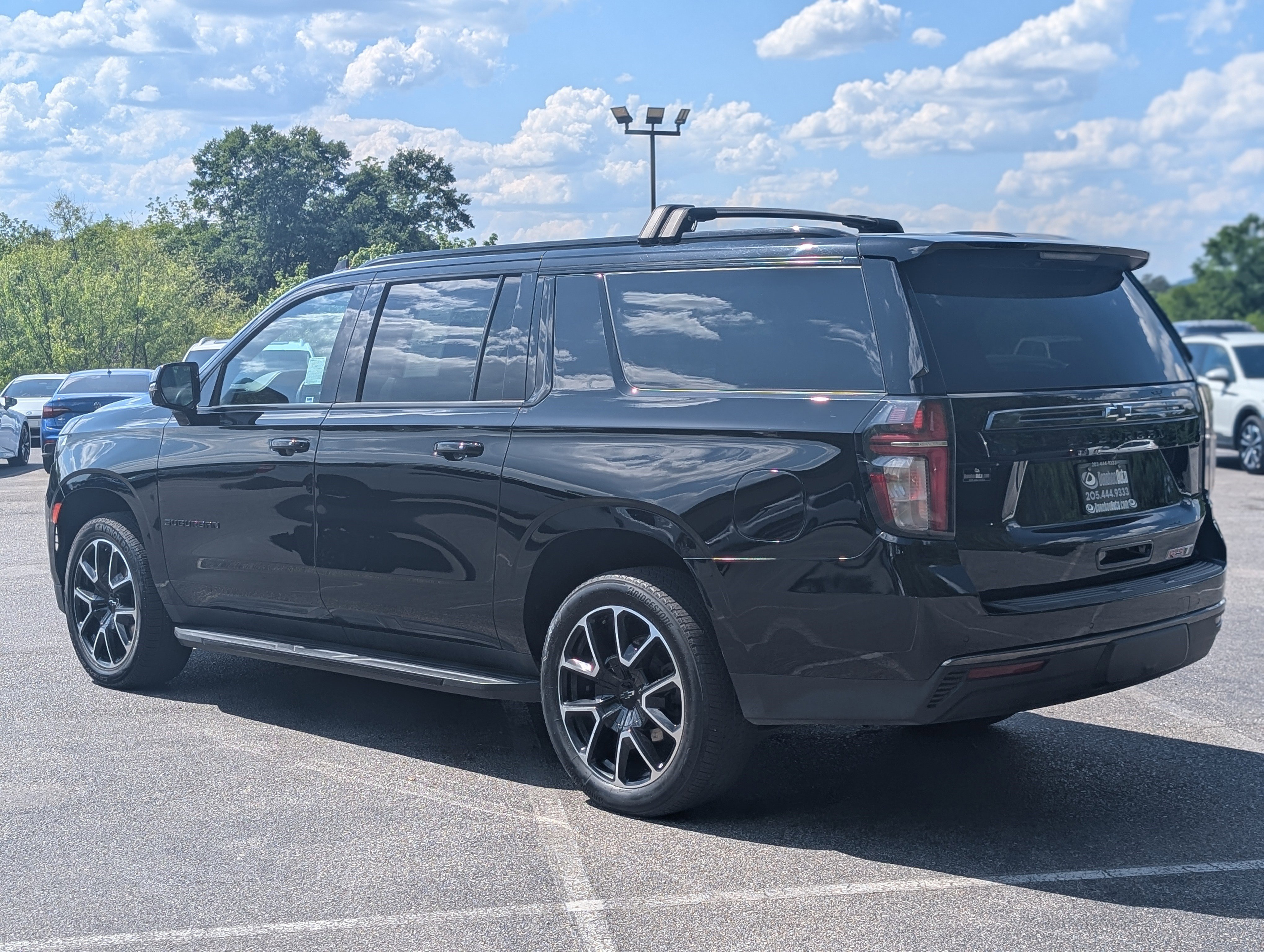 Used 2021 Chevrolet Suburban RST w/ Luxury Package RWD image 7