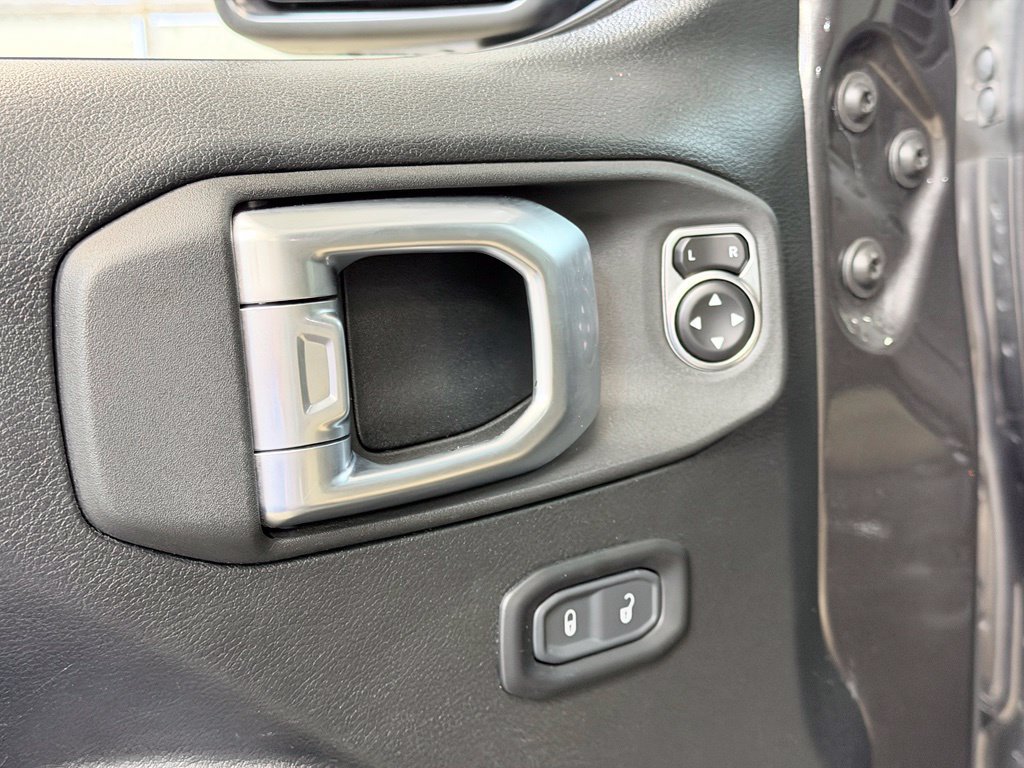 Used 2021 Jeep Gladiator Sport AWD/4WD image 10