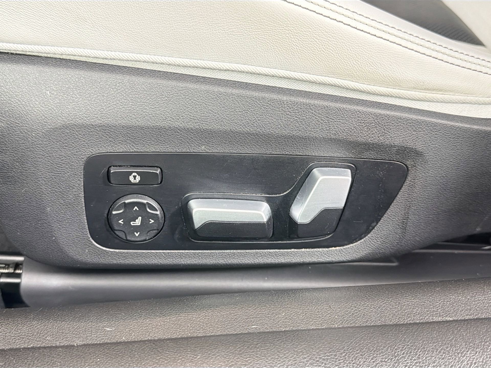 Used 2022 BMW M4 xDrive Competition w/ Executive Package image 20