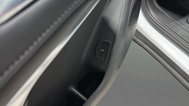 New 2027 Chevrolet Traverse LT w/ Midnight/Sport Edition FWD image 9
