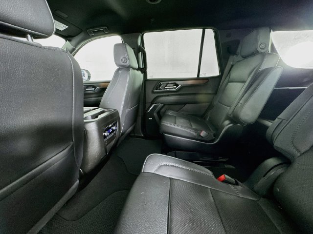 Used 2025 GMC Yukon Denali AWD/4WD image 21