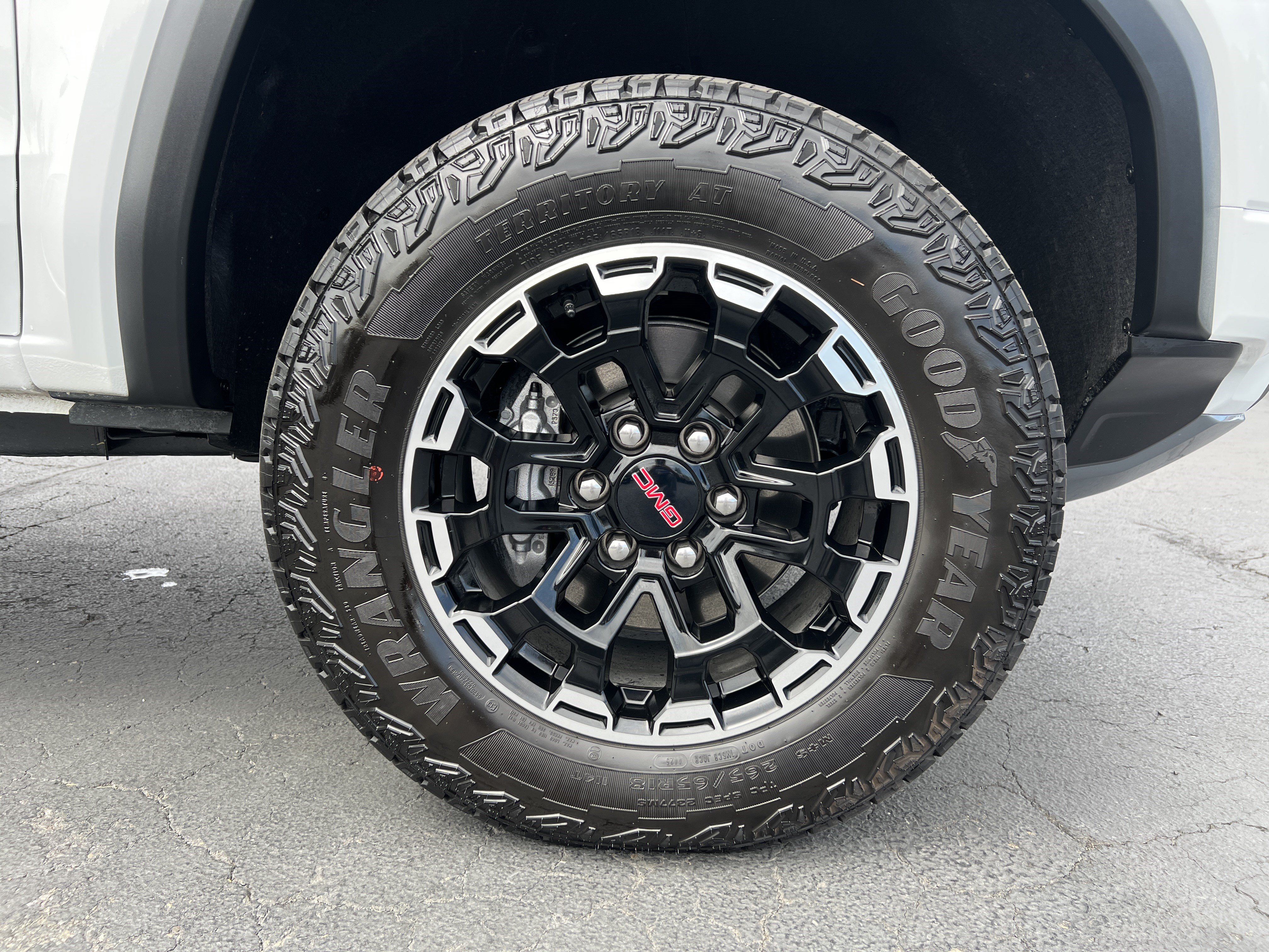 Used 2026 GMC Canyon AT4 AWD/4WD image 10